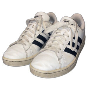 Adidas Classic White and Black Shoes Sneakers Men’s Size 9 Gym Tennis Shoes